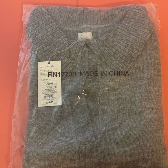 A new day OSFM gray poncho type sweater. NWT. Made with recycled polyester - Picture 2 of 8